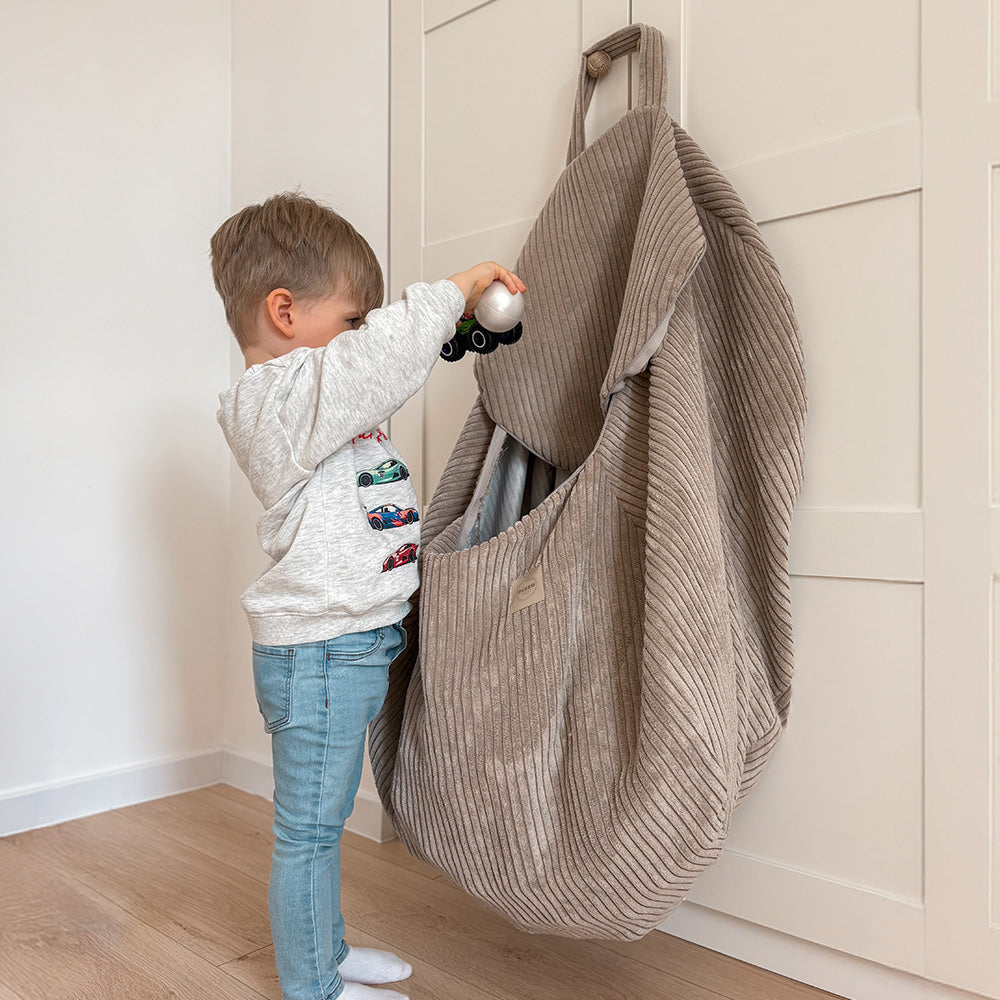 Plush Nest opbevaringspuf til bamser og legetøj i premium fløjl – lyserød