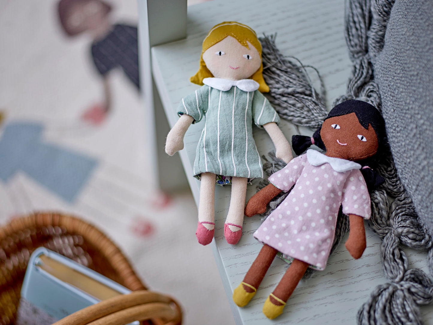 Bloomingville MINI Elinna pude – Rund med kvaster, blå, genanvendt bomuld