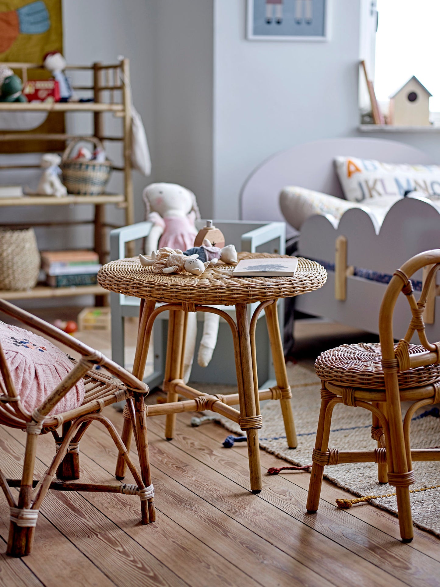 Bloomingville MINI Lexi pude – Alfabet i naturfarvet bomuld