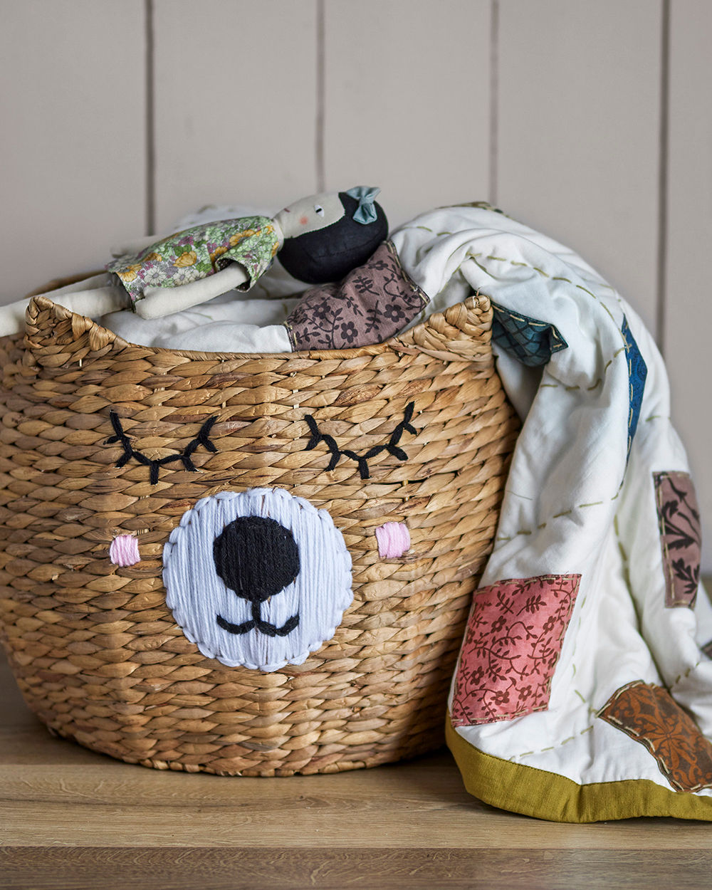 Bloomingville MINI Melua quilt – Patchwork-tæppe i naturfarvet bomuld