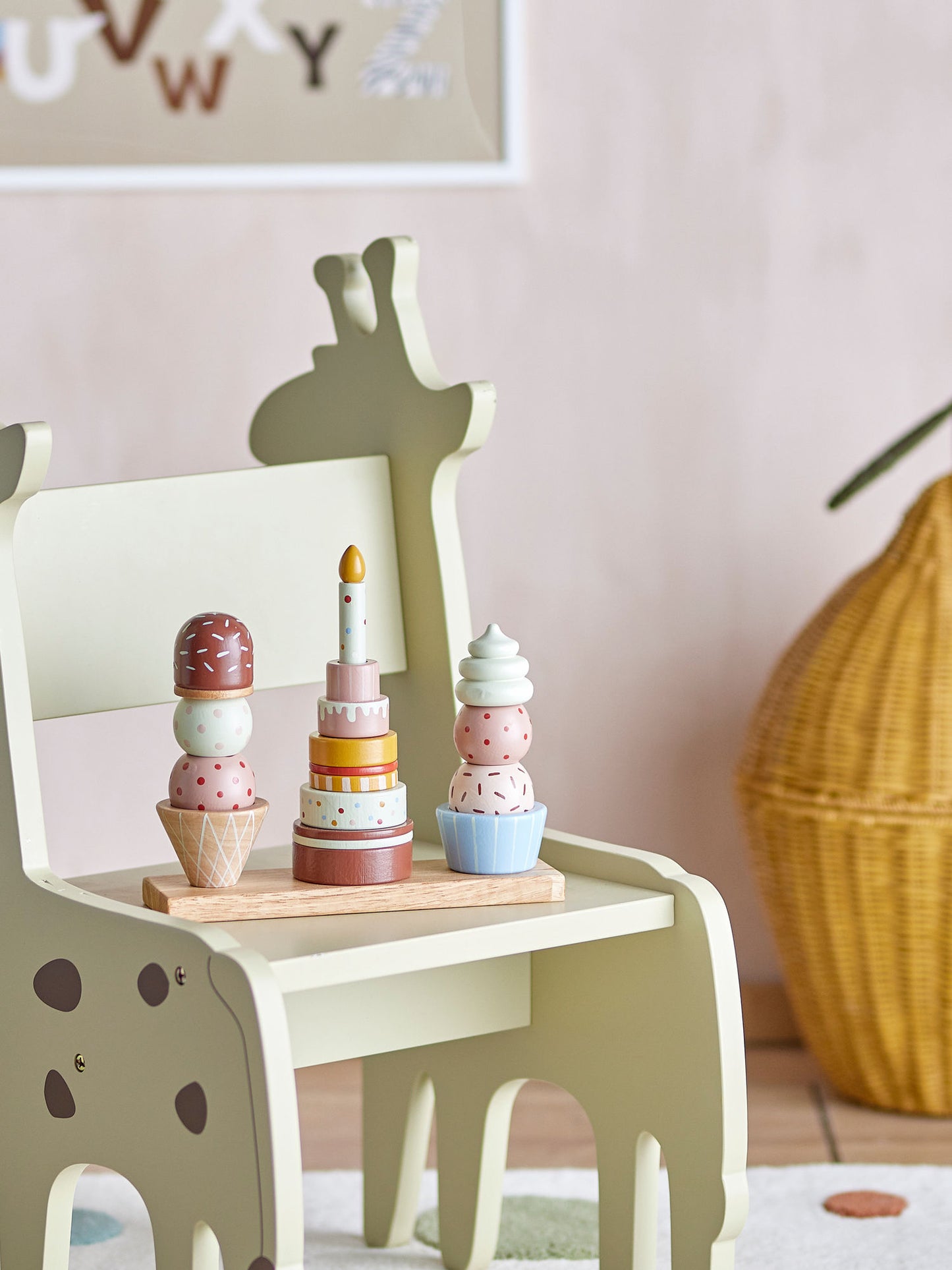 Bloomingville MINI Celebrate aktivitetslegetøj – Stabeltårn i FSC®-certificeret bøgetræ