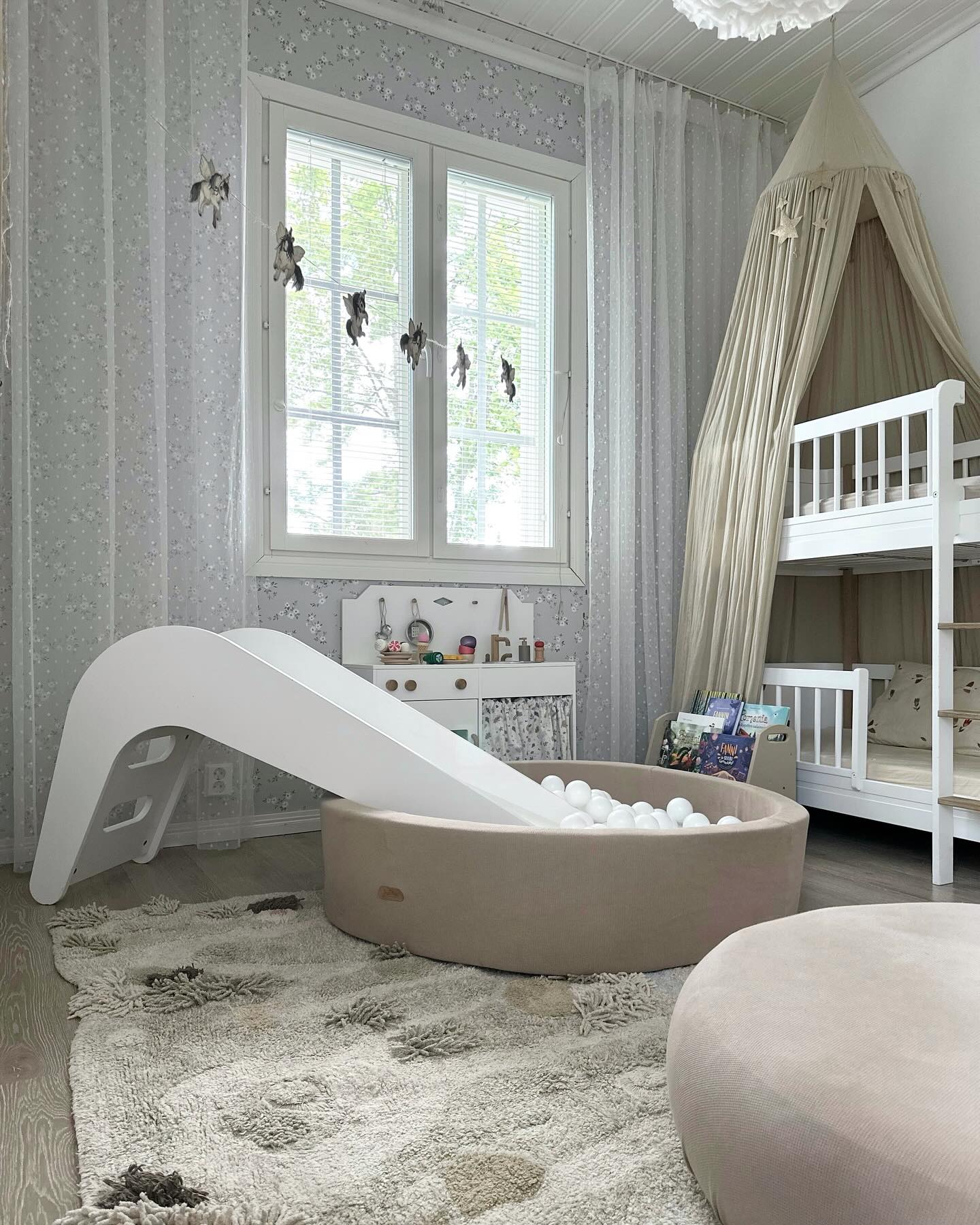 Jupiduu boldbassin med 300 kugler – Beige
