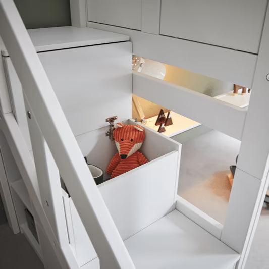 LIFETIME Kidsrooms halvhøj seng med trappe 128 cm 120x200 – hvid