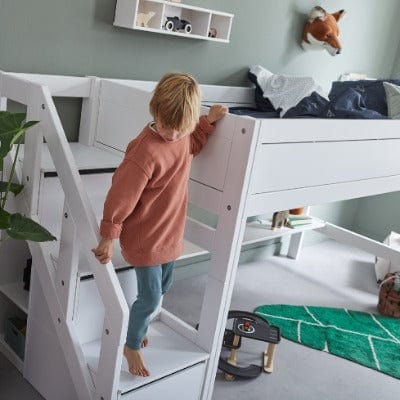 LIFETIME Kidsrooms halvhøj seng med trappe 128 cm 90x200 – hvid