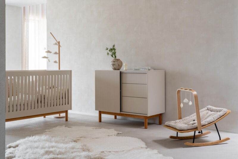 Quax Mood kommode med låge og 3 skuffer – Clay