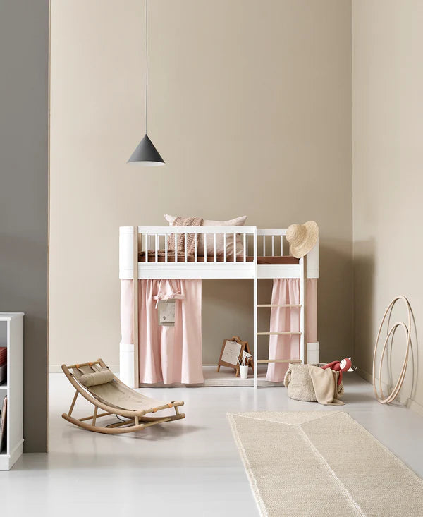 Oliver Furniture Wood Mini+ halvhøj seng i hvid/eg – 68x162 cm