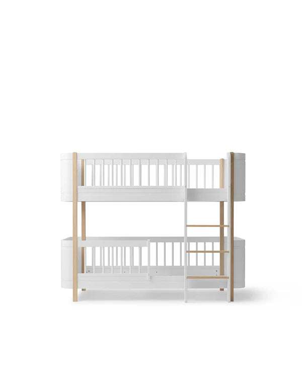 Oliver Furniture Wood Mini+ halvhøj køjeseng i hvid/eg – 68x162 cm