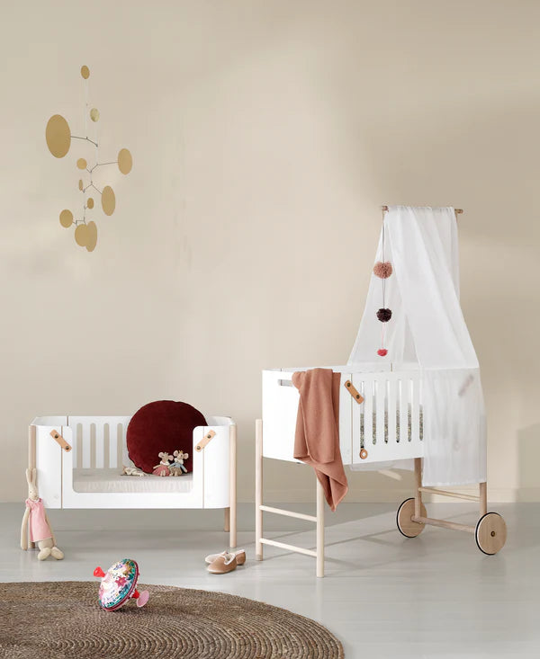 Oliver Furniture holder til Wood co-sleeper sengehimmel og uro – eg