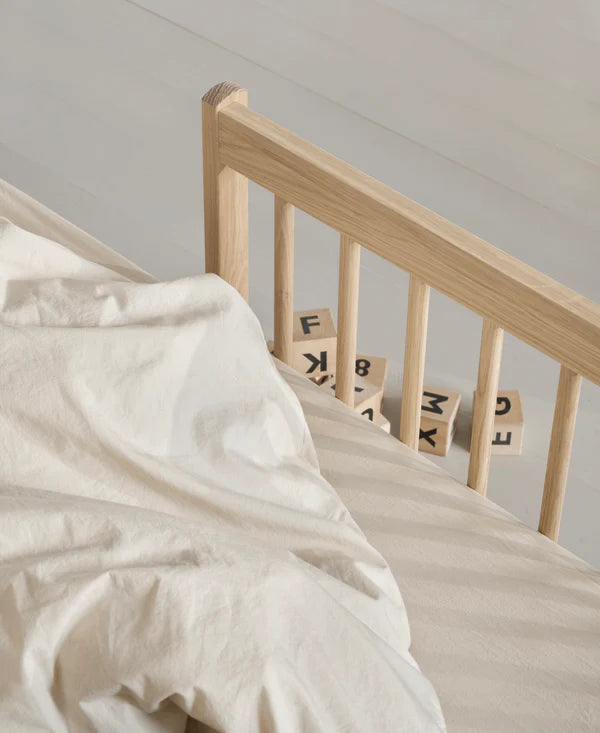Oliver Furniture Wood Mini+ juniorseng i eg – 68x162 cm