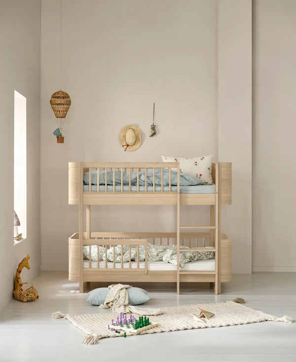 Oliver Furniture Wood Mini+ halvhøj køjeseng i eg – 68x162 cm