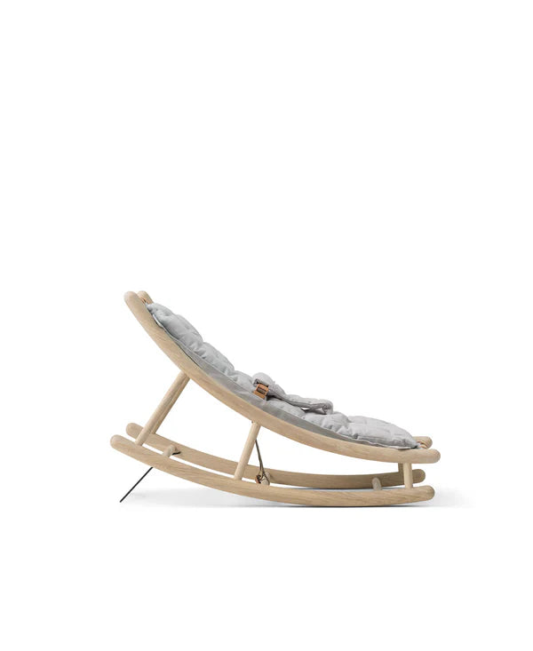 Oliver Furniture Wood baby- og juniorvippestol – eg/grå