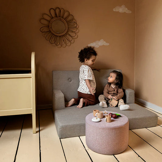 by KlipKlap KK Kids lille legesofa – Sand/Sand
