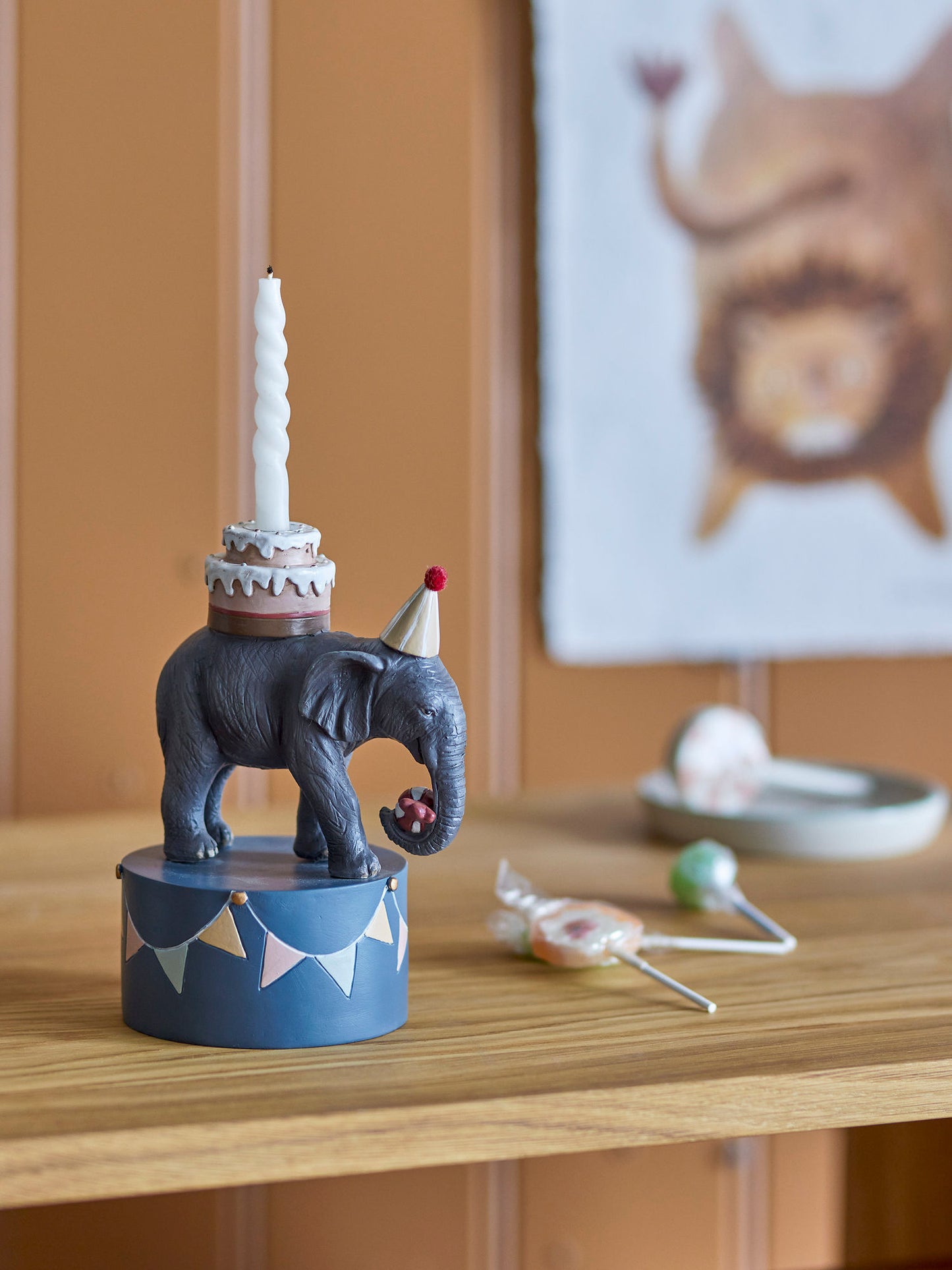 Bloomingville MINI Flor lysestage – Elefant i grå polyresin