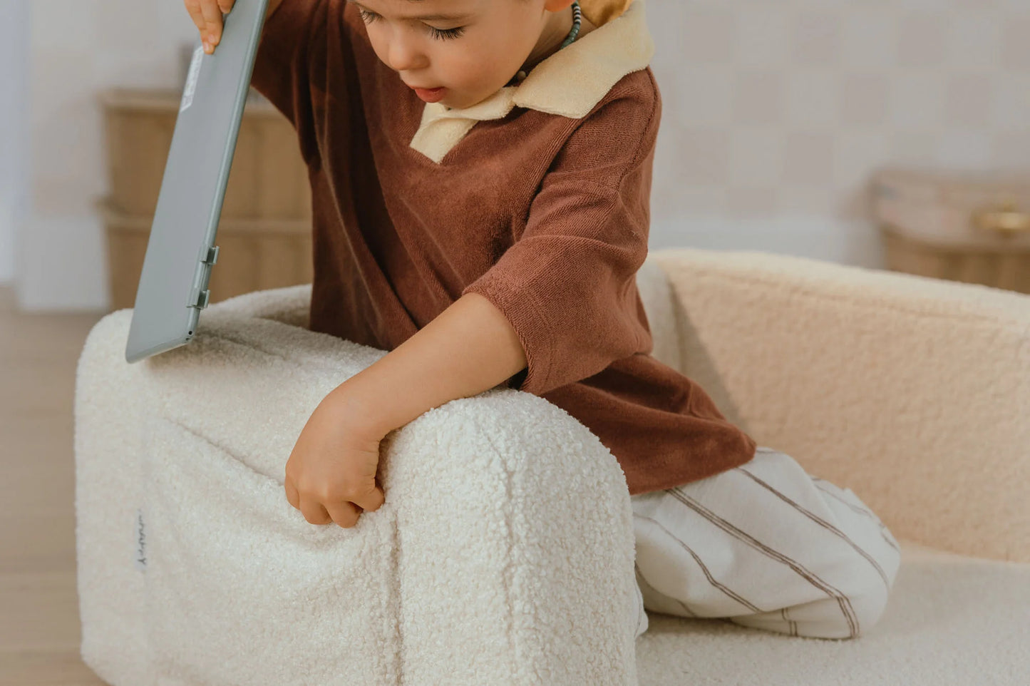 Shappy Lumi Lænestol Teddy – 2-i-1 børnestol og liggemåtte - Soft Cream