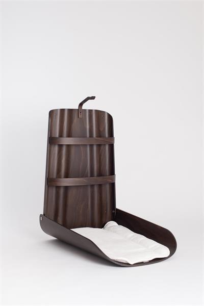 byBO design NATHI væghængt puslebord – Valnød