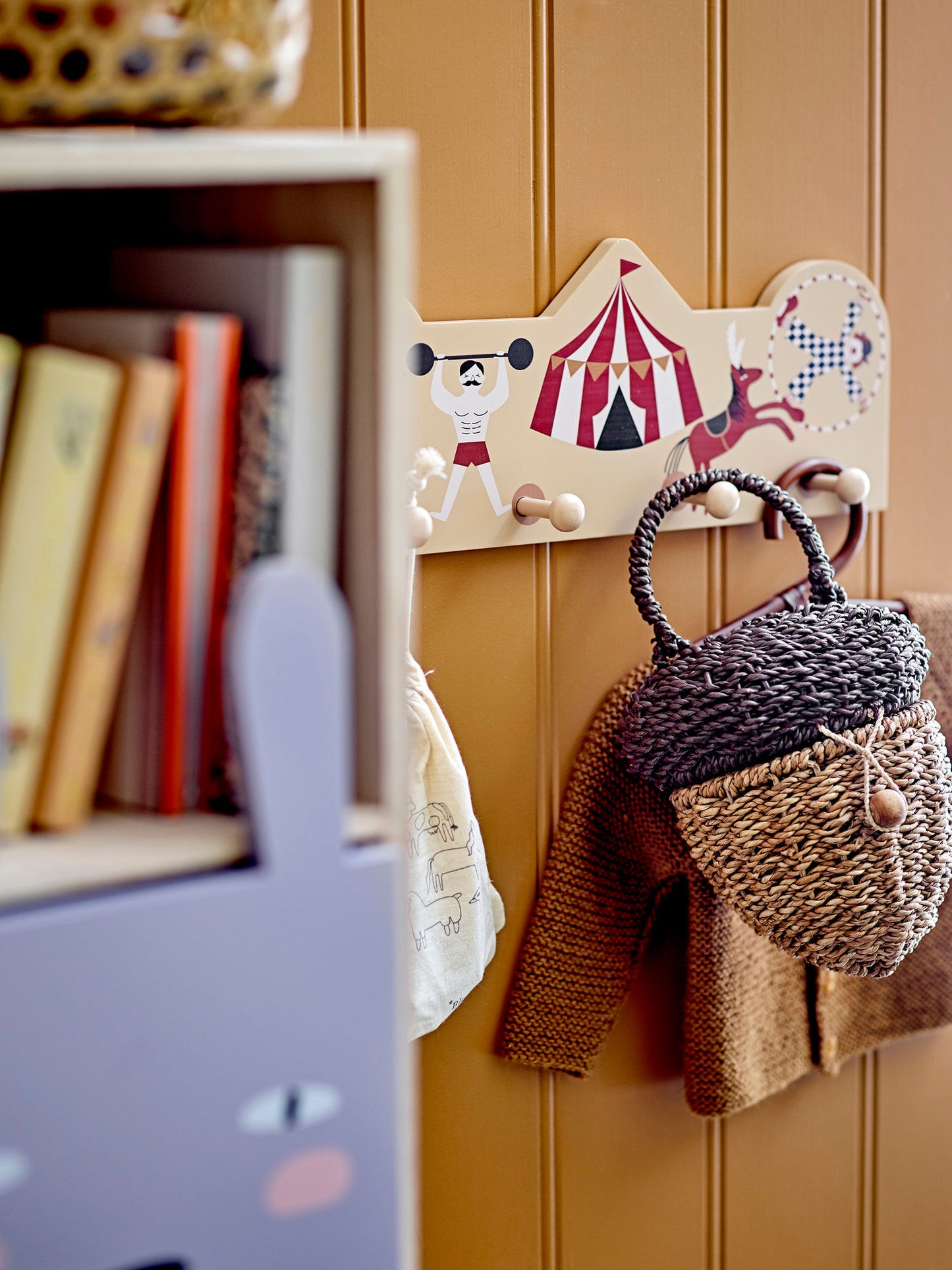 Bloomingville MINI Miou Knagerække – Brun – FSC®100% MDF