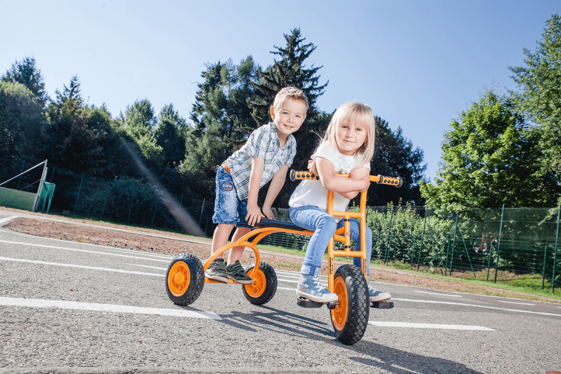 TopTrike Rookie trehjulet løbecykel med langt sæde – fra 4 år