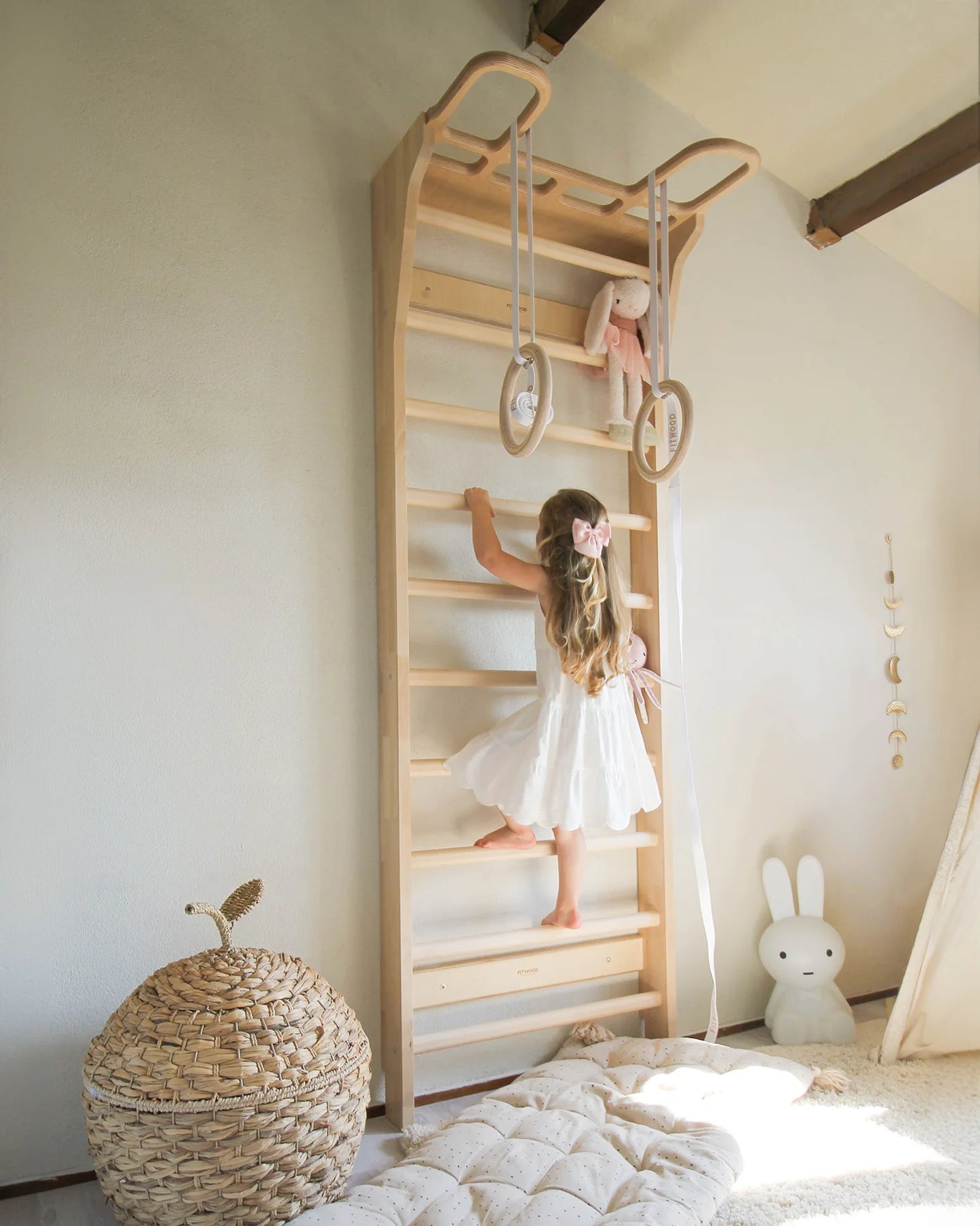 FitWood AARNI vægribbe med pull-up greb 220 cm - birk