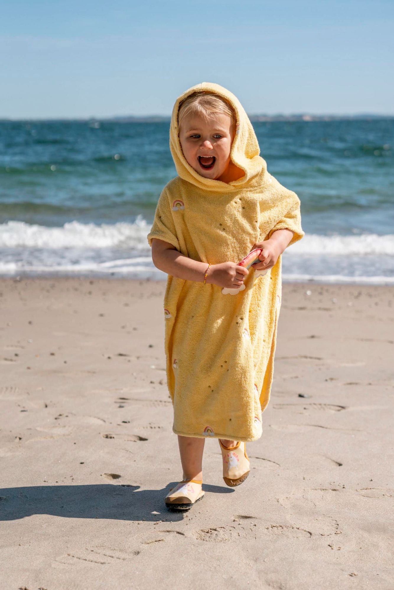 Filibabba Badeponcho m. broderi GOTS – Unicorn Shores