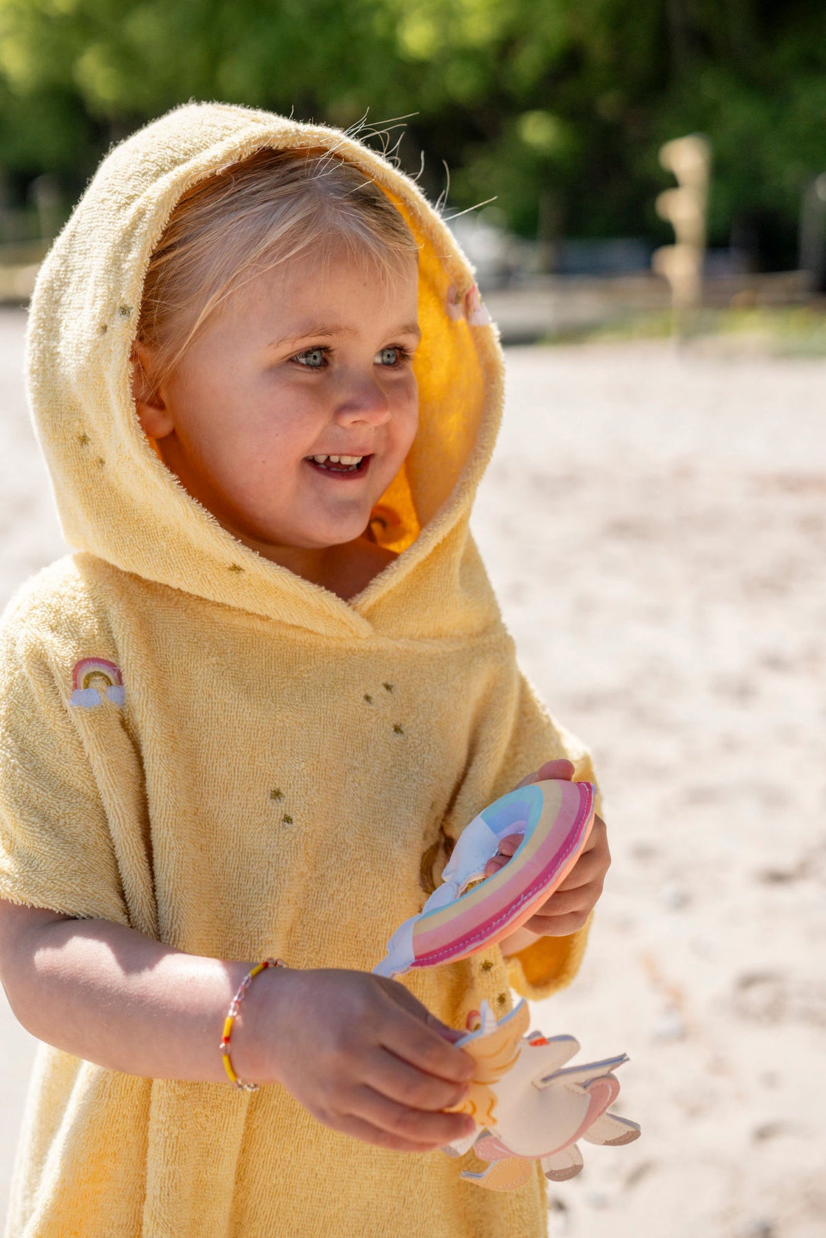 Filibabba Badeponcho m. broderi GOTS – Unicorn Shores