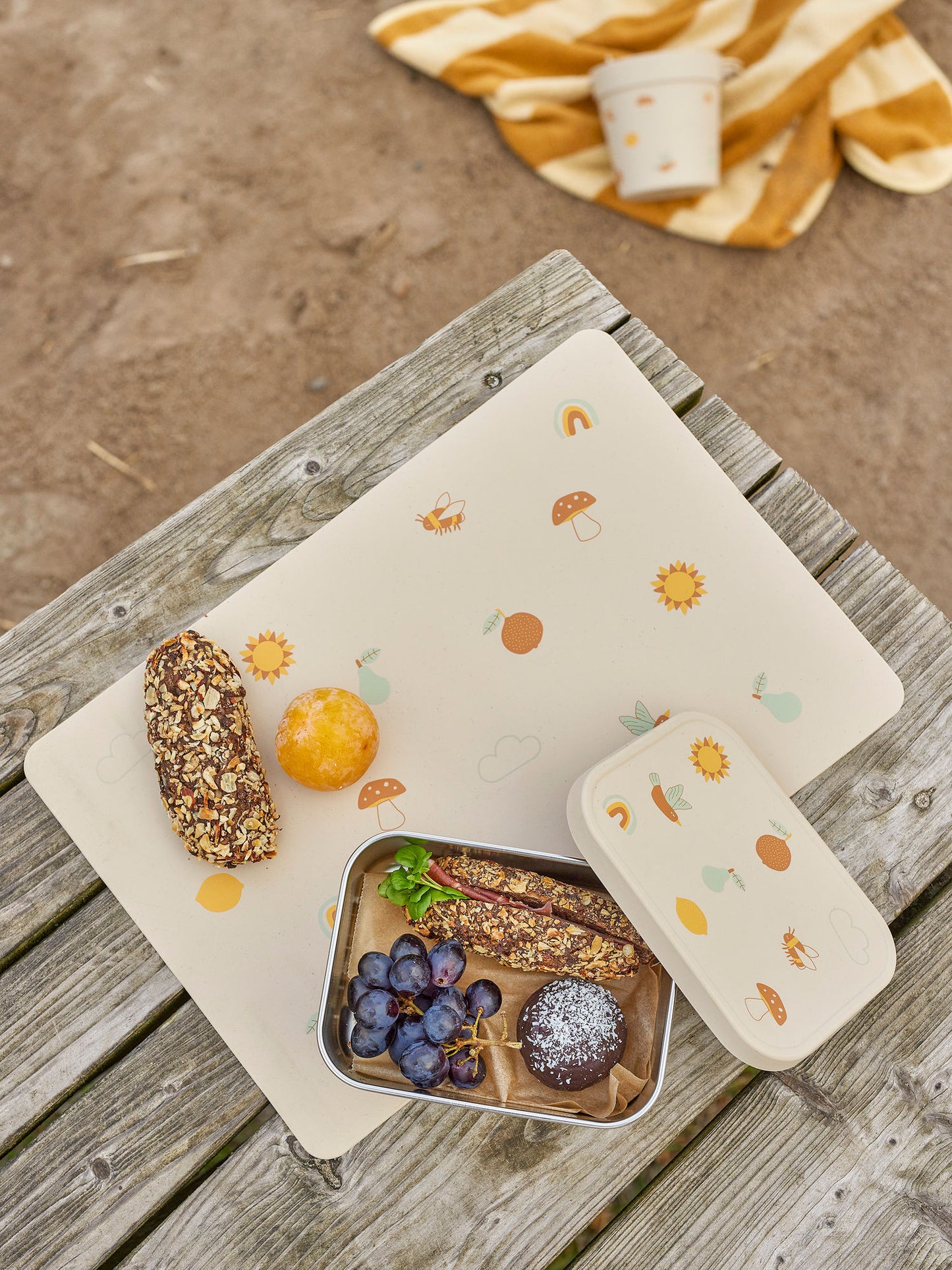 Bloomingville MINI Agnes madkasse – Naturfarvet med motiv og rustfrit stål