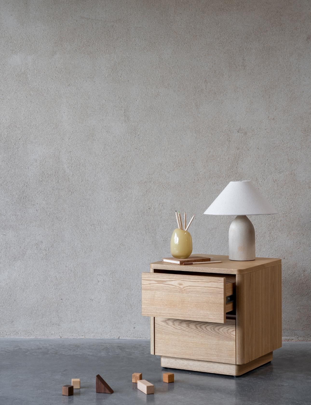 Quax natbord til børn med 2 skuffer – natural ash
