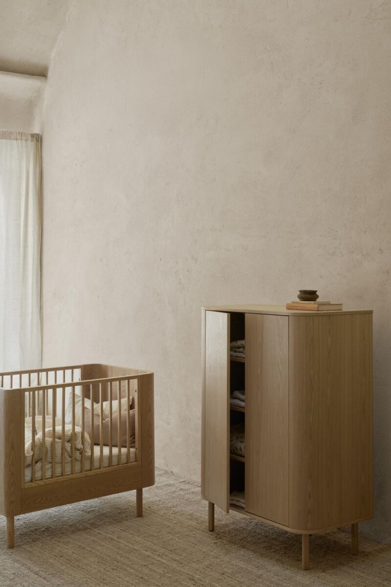 Quax Yume garderobeskab med flade låger – Natural Ash