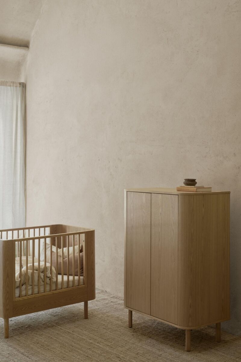 Quax Yume garderobeskab med flade låger – Natural Ash