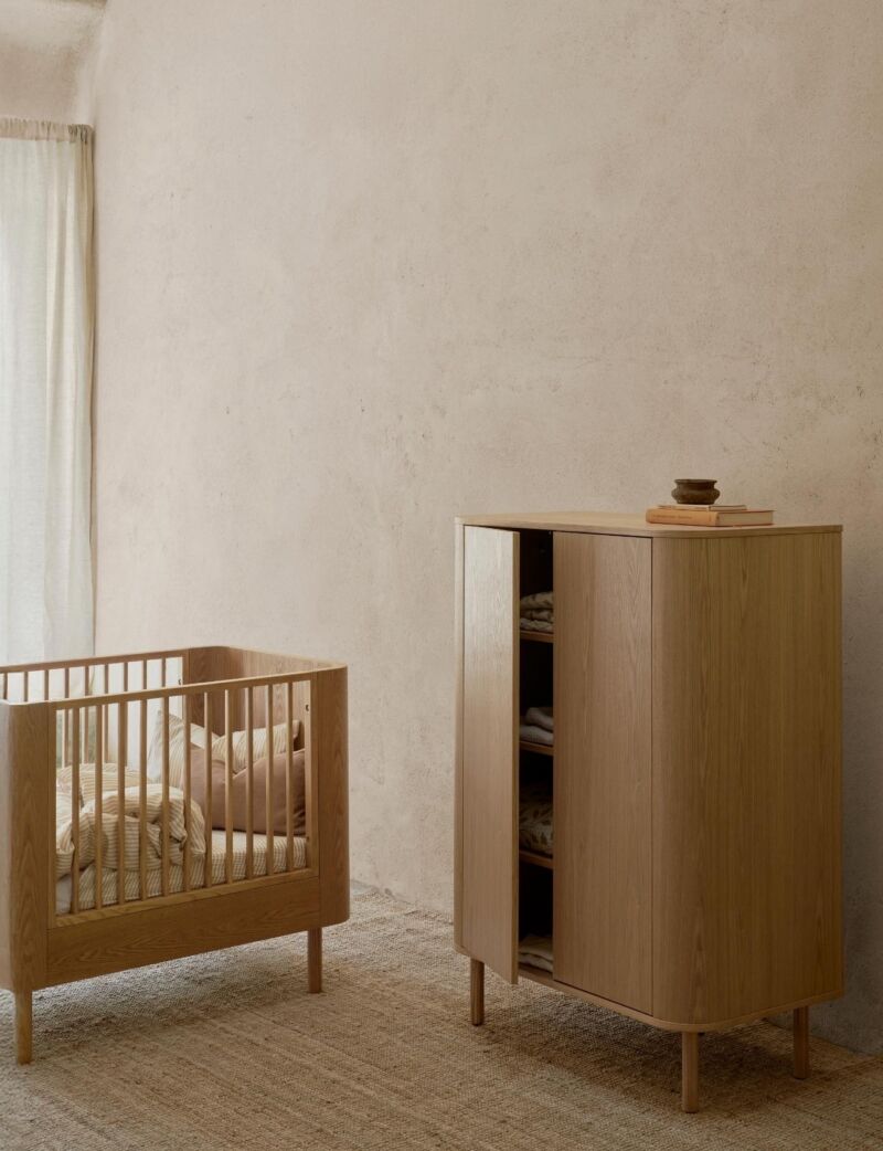 Quax Yume garderobeskab med flade låger – Natural Ash