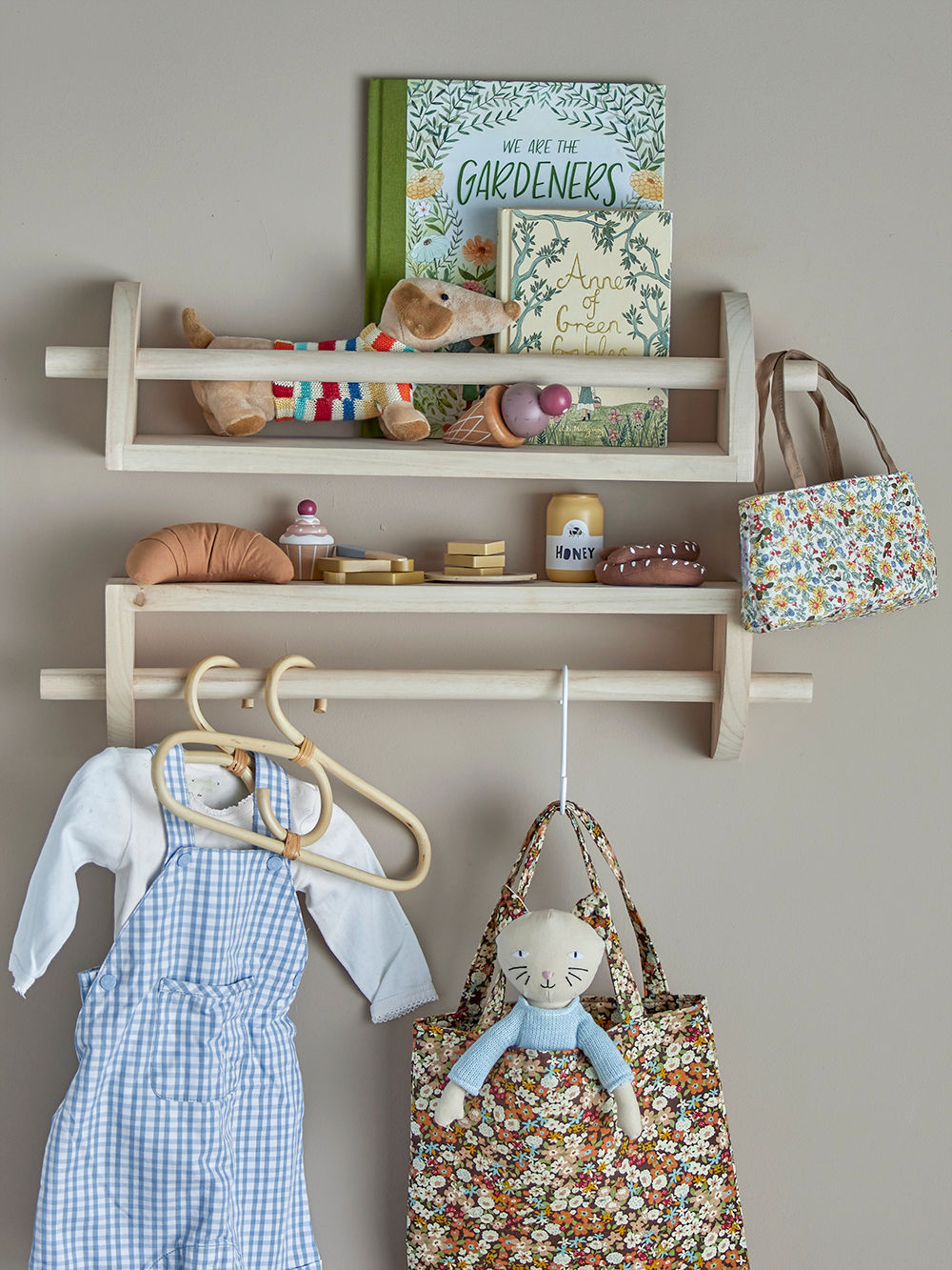 Bloomingville MINI Mingus hylde med bøjlestang – Natur, kejsertræ