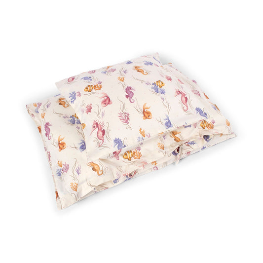 Filibabba baby sengetøj GOTS (70x100 cm) – Rainbow Reef