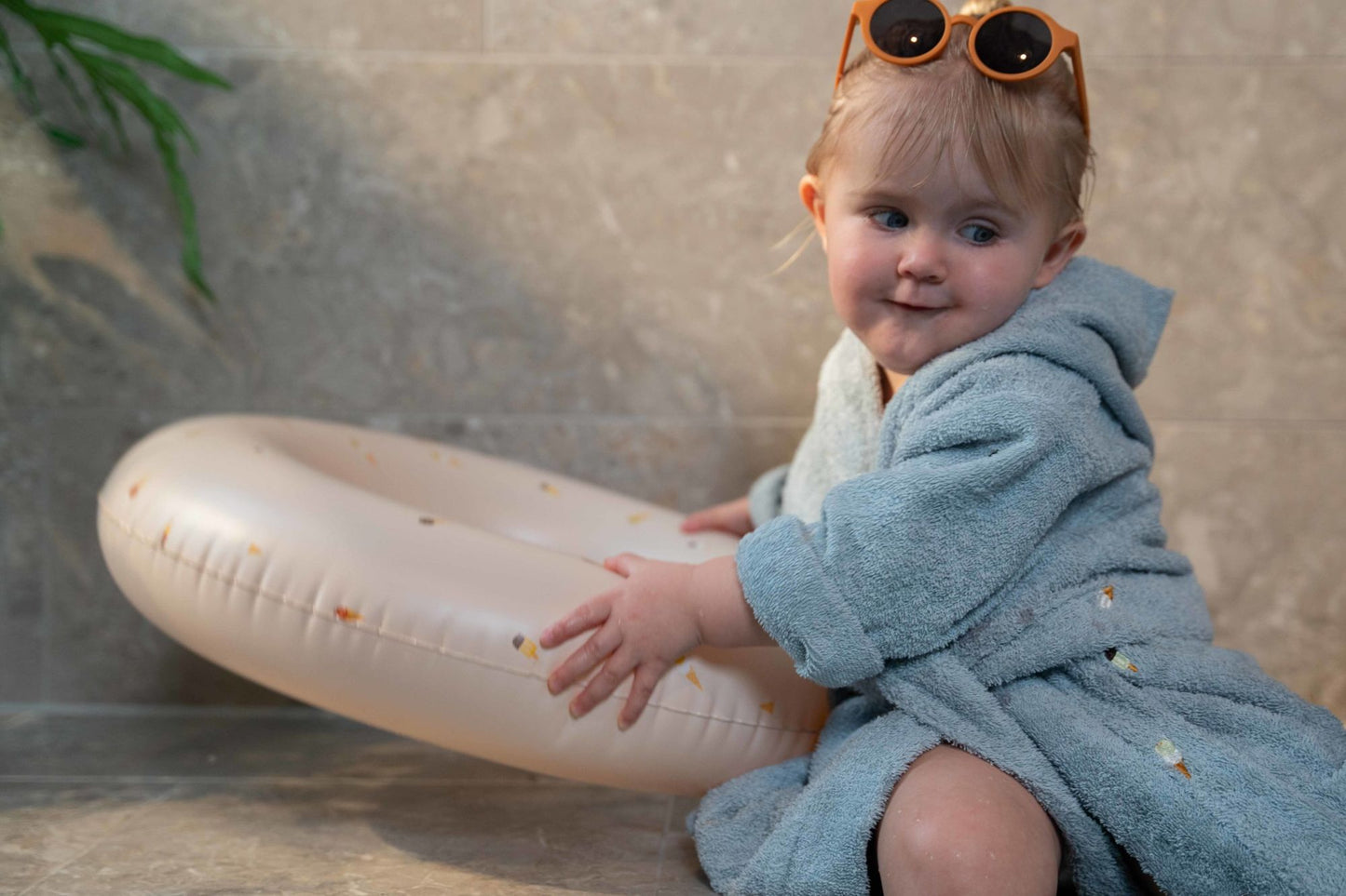 Filibabba Badekåbe med broderi 1-2 år GOTS - Pearl Blue