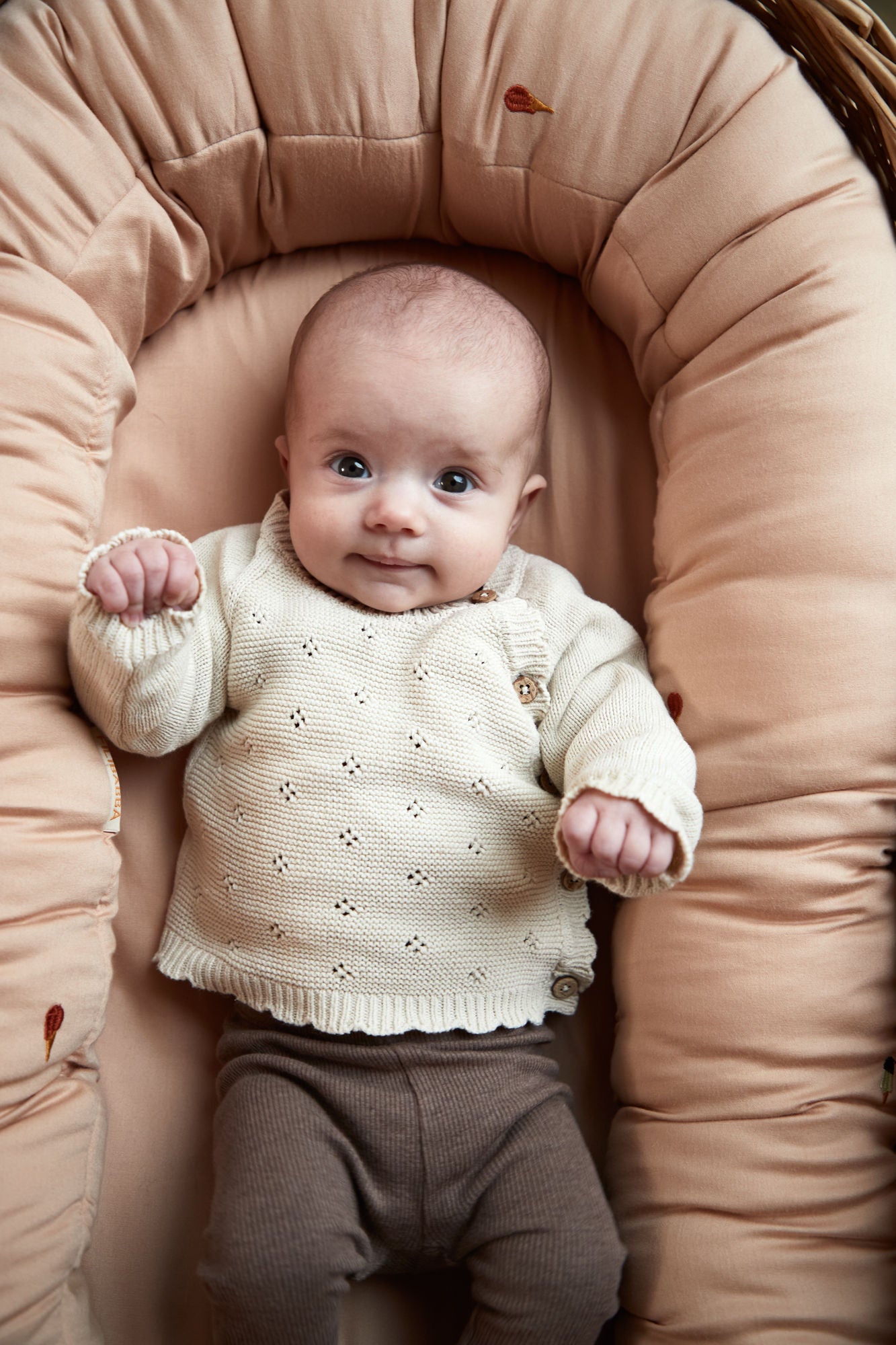 Filibabba Babynest 2. generation – broderet Cool Summer design – Frappé