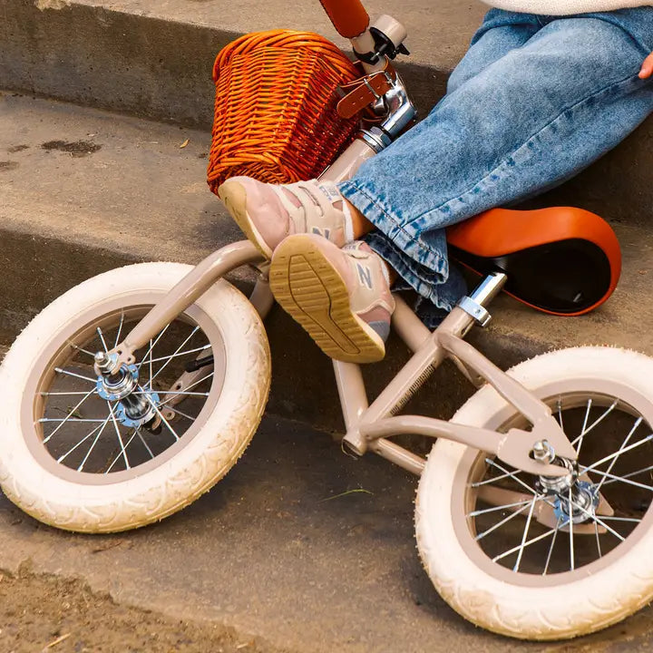 Banwood løbecykel First Go Vintage til børn – Beige