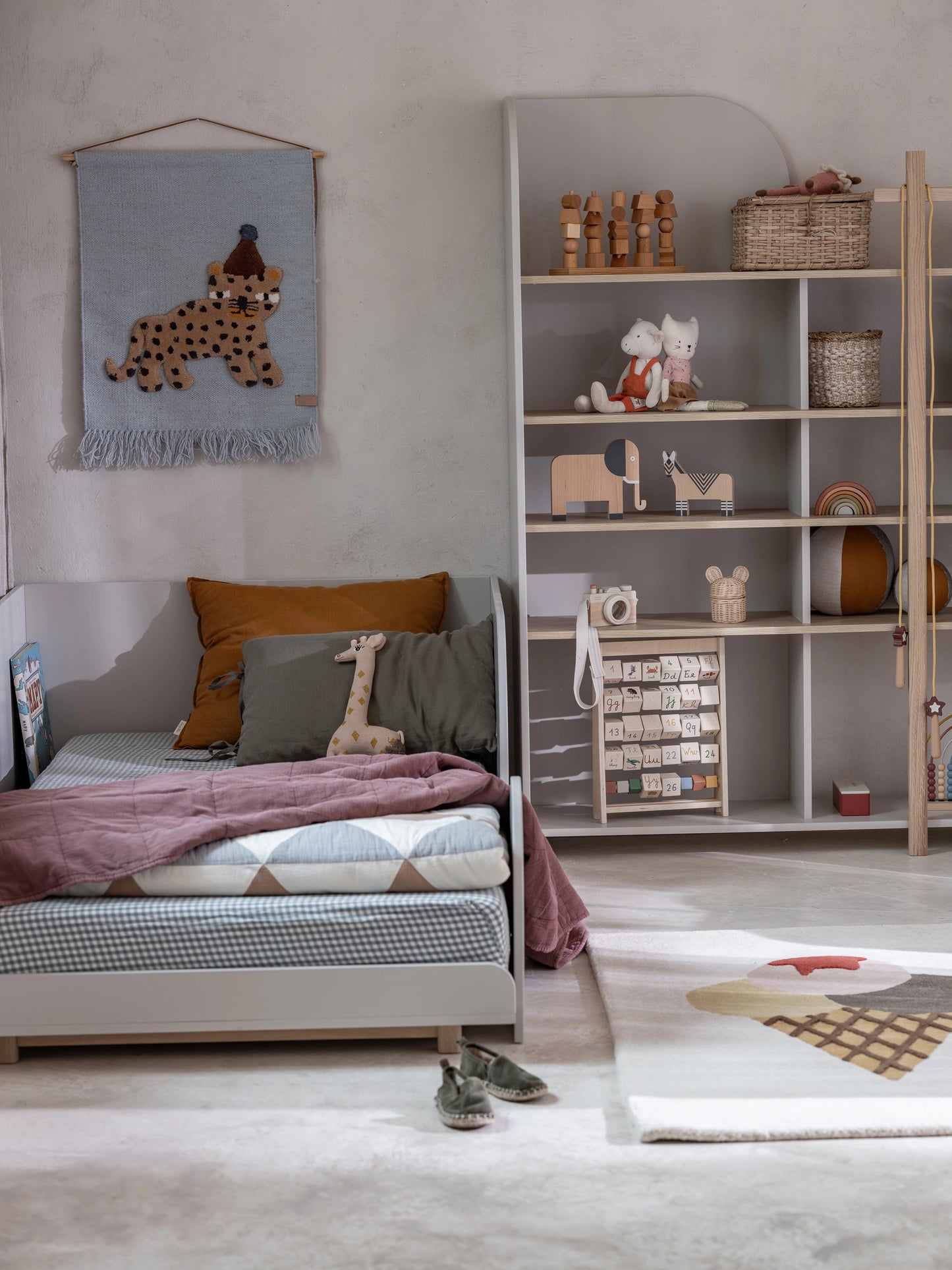 Wood Luck Design - Bloom - udtræksseng 90 x 160–200 cm – cashmere