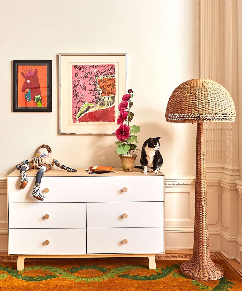 Oeuf NYC - Sparrow - kommode med 6 skuffer – hvid/birk