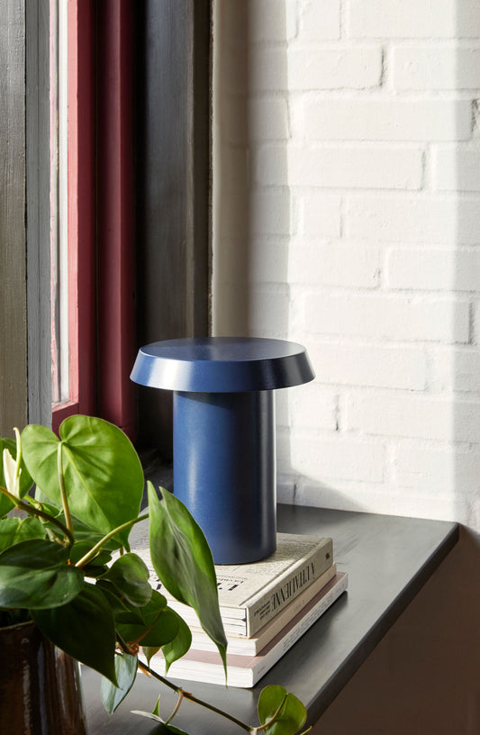 Hübsch Keen bordlampe – mørkeblå