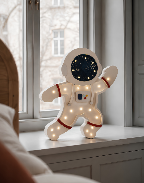 Little Lights Astronaut børnelampe i træ 40 cm – Milky Way