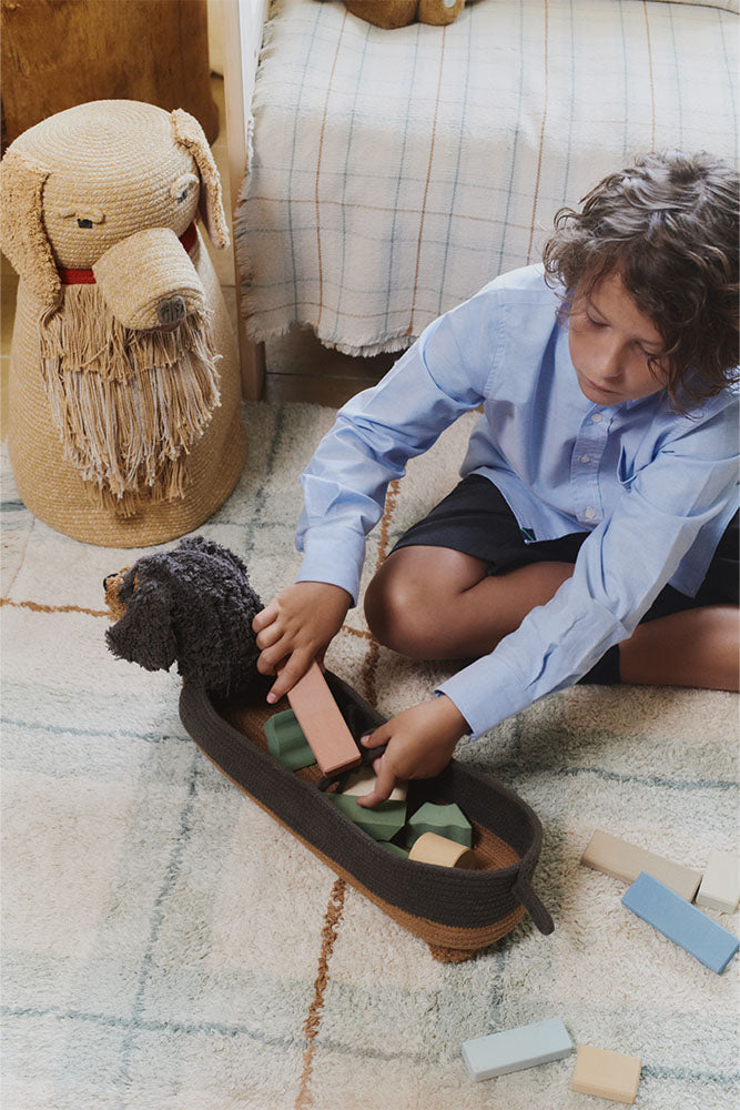 Lorena Canals kurv – Sparky gravhund 59 x 16 x 23 cm