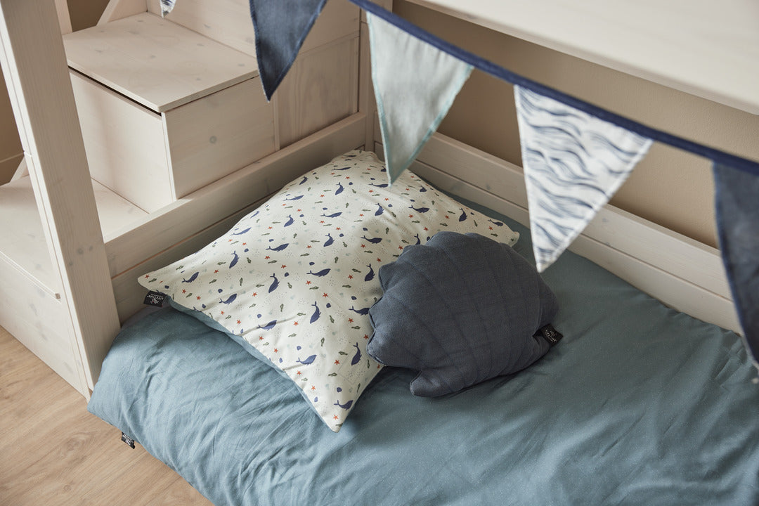 LIFETIME Kidsrooms Original My Hangout lav køjeseng med legehus 90 x 200 cm
