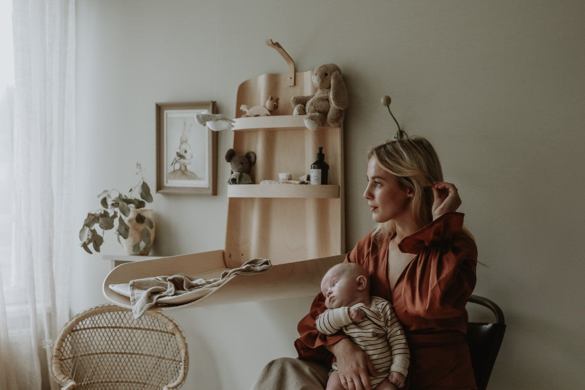 byBO design NATHI væghængt puslebord – Whitewash