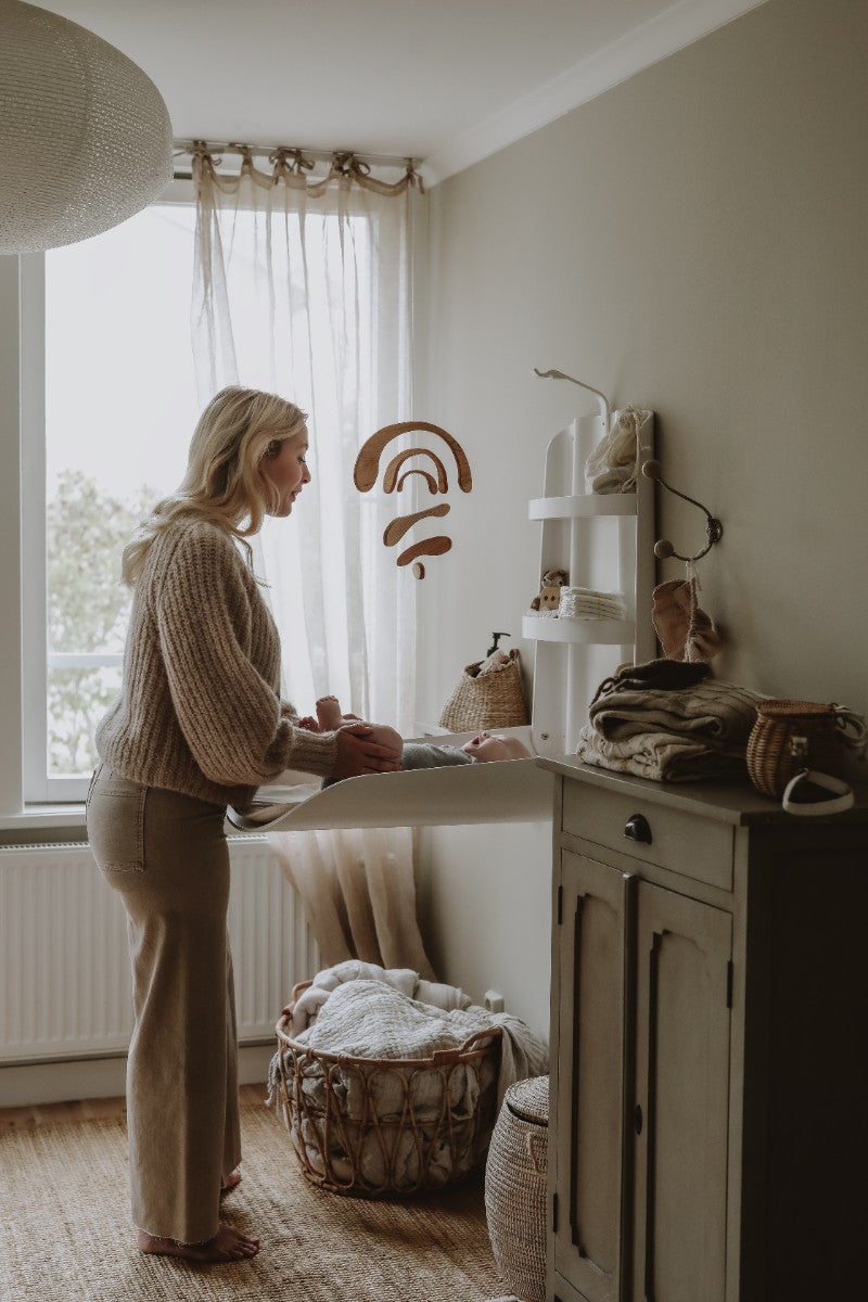 byBO design NATHI væghængt puslebord – Hvid