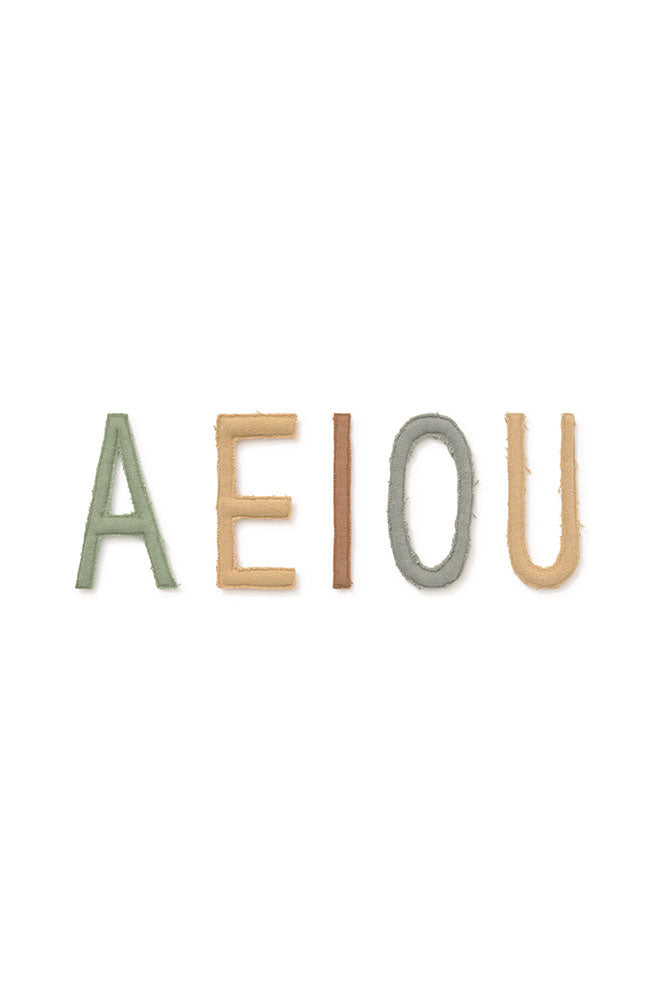 Lorena Canals vaskbart legetæppe ABC Color and Letters Ø120 cm – natur