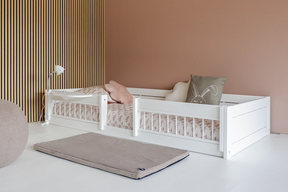LIFETIME Kidsrooms Montessori husseng inkl. sengeheste – 90 x 200 cm