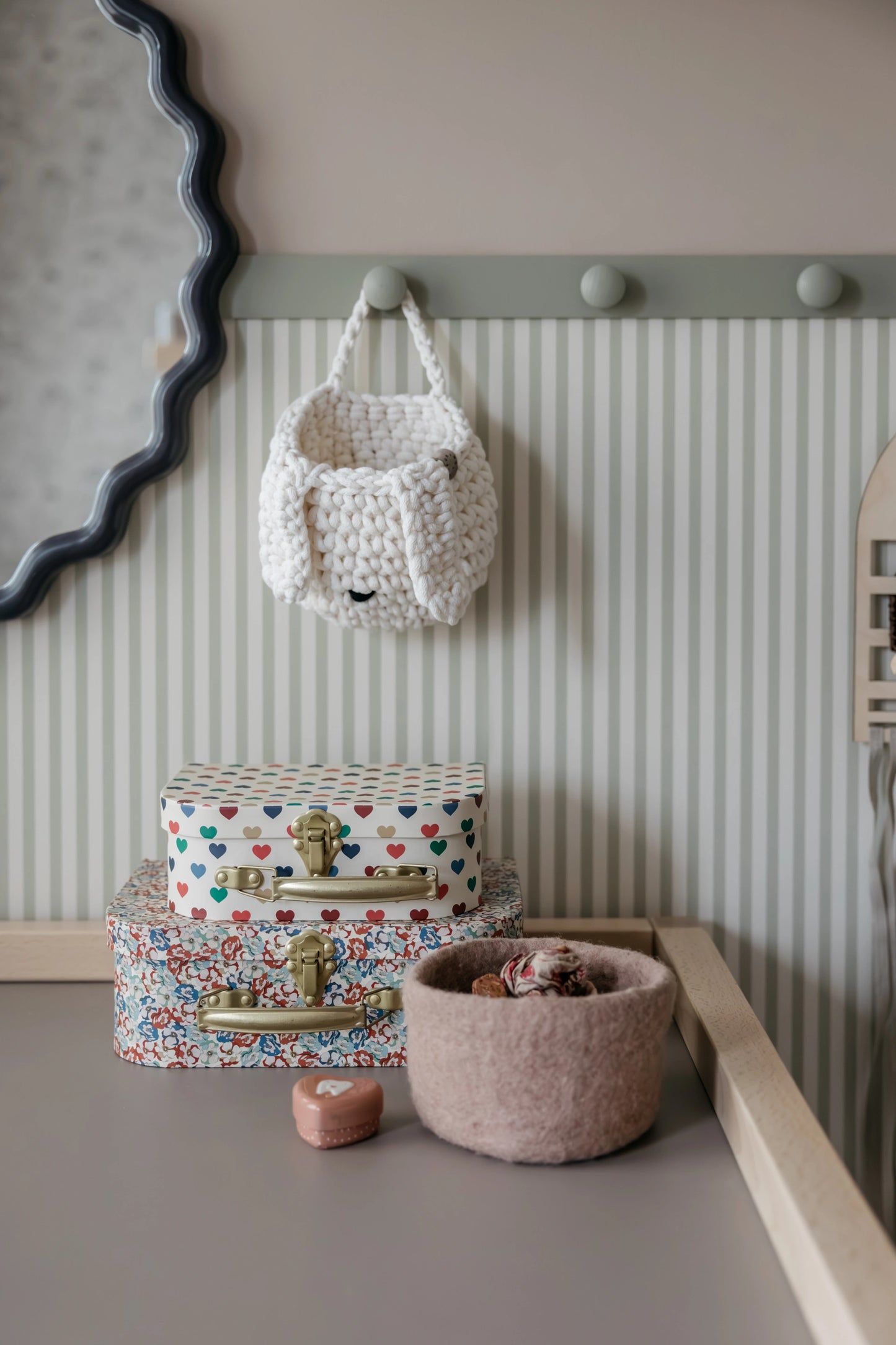 Wood Luck Design - Basic - skrivebord med skuffer – trøffel