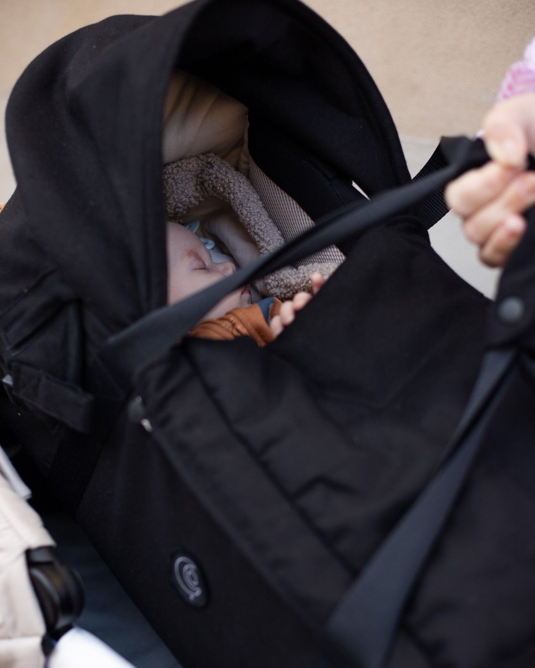 Easygrow Favn 2 CarryNest bærepose og babynest – sort