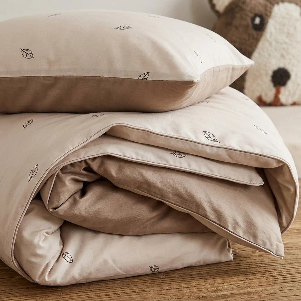 LIFETIME Kidsrooms Little Leaves sengetøj 140 x 200 cm – Brun/Beige