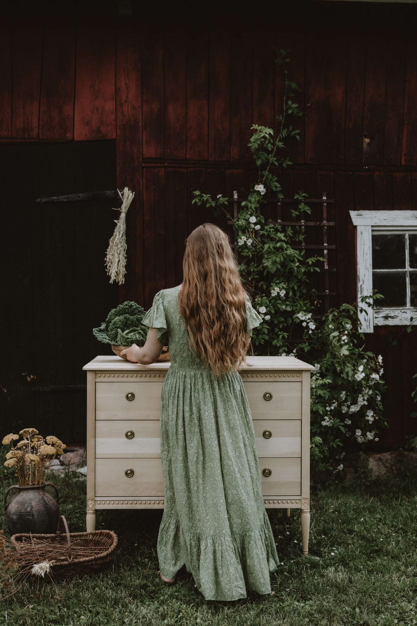 Gustavienne kommode i birketræ – klassisk kommode med 3 skuffer