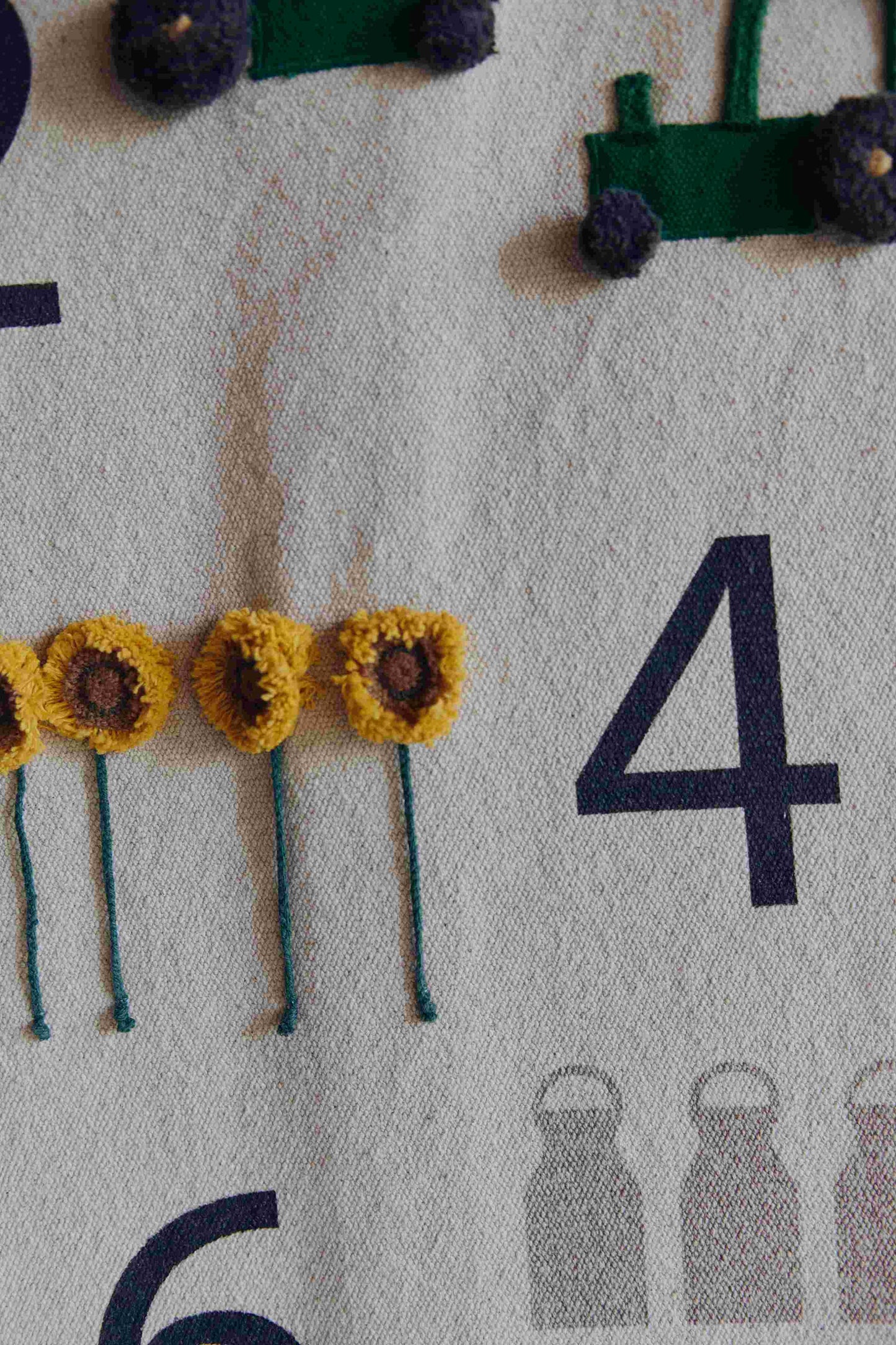 Lorena Canals vægdekoration - Farm Numbers – lær tal med bondegårdstema