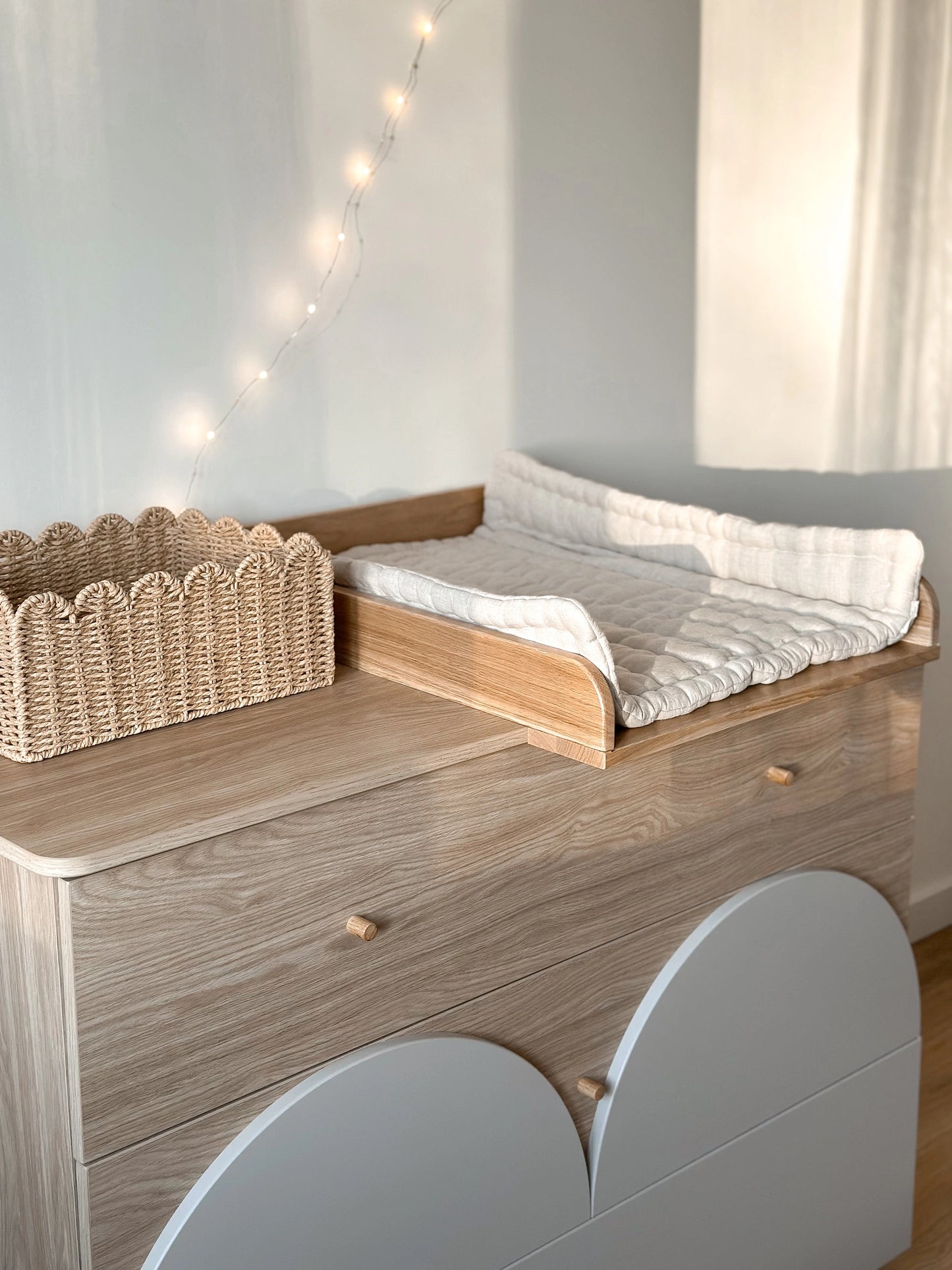 Wood Luck Design - Bloom - pusletop til kommode i egetræ